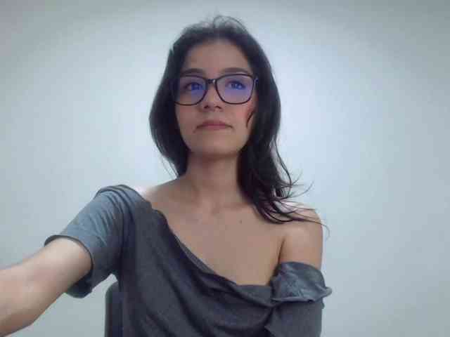 Roxy-smithh webcam