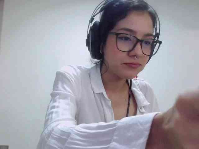 Roxy-smithh webcam