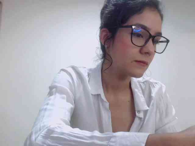 Roxy-smithh webcam