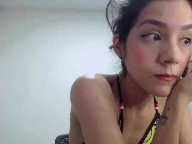 Roxy-smithh webcam