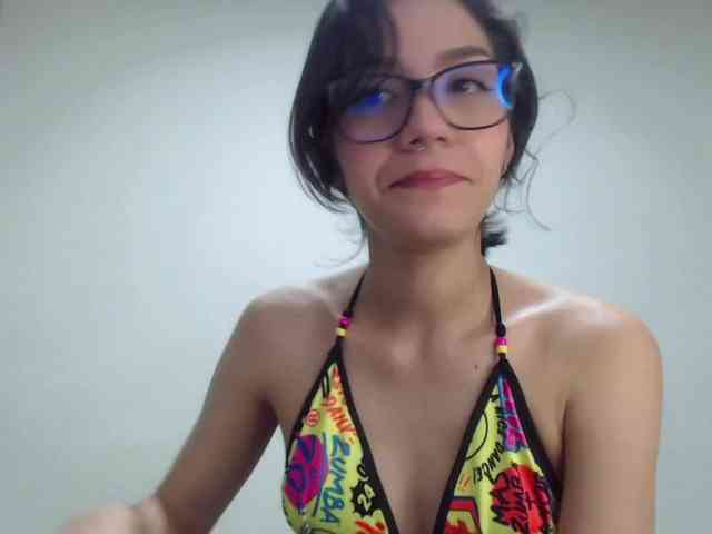 Roxy-smithh webcam
