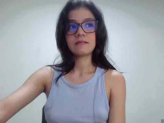 Roxy-smithh webcam