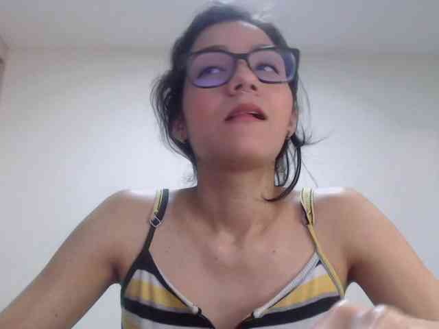 Roxy-smithh webcam