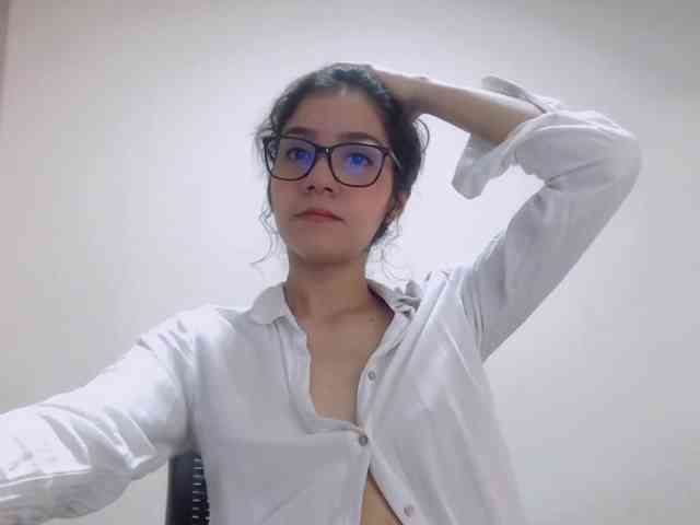 Roxy-smithh webcam