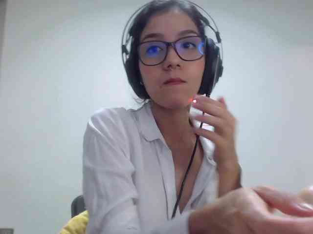 Roxy-smithh webcam