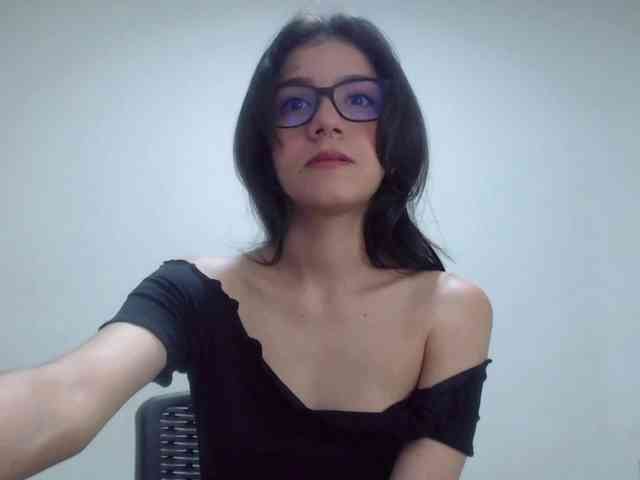 Roxy-smithh webcam