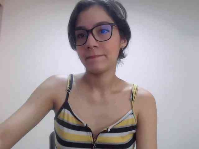 Roxy-smithh webcam