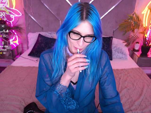 CassandraStars live cam profile