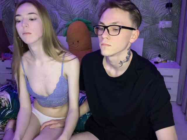 AlxAndNstya webcam