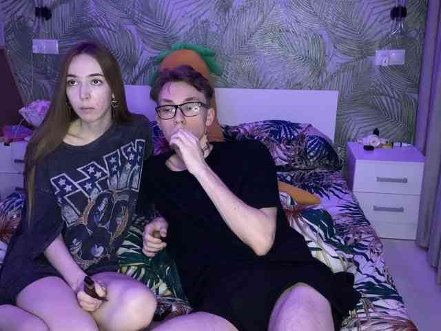 AlxAndNstya webcam