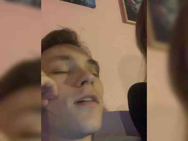 AlxAndNstya webcam