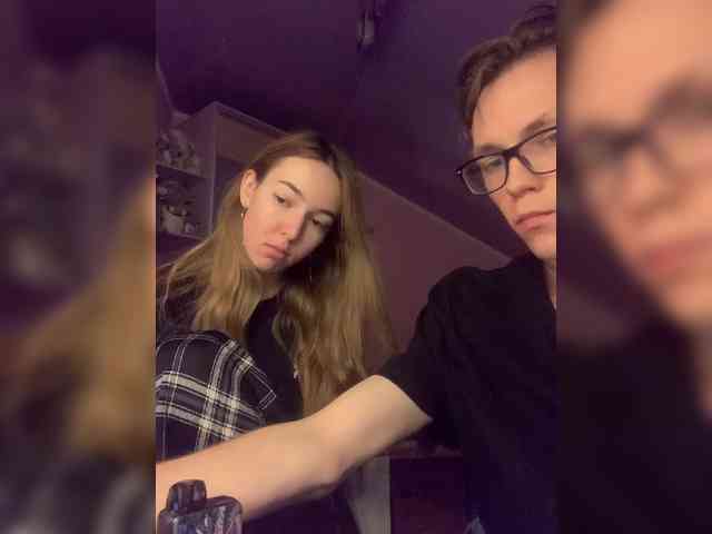 AlxAndNstya webcam