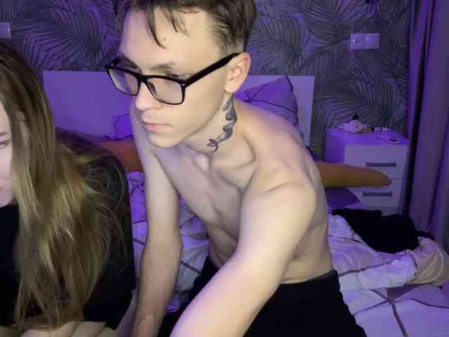 AlxAndNstya webcam