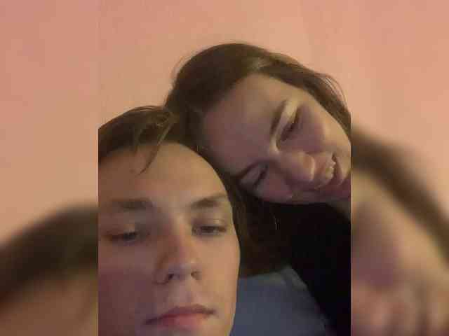 AlxAndNstya webcam