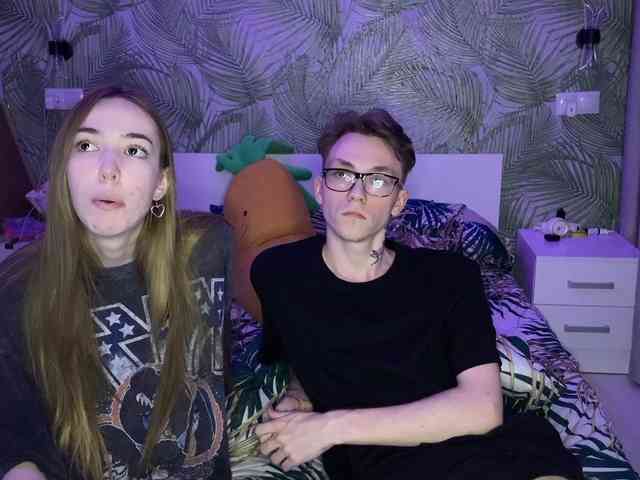 AlxAndNstya webcam