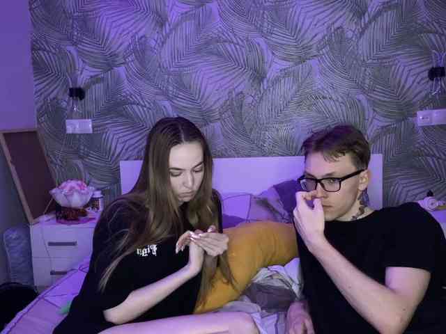 AlxAndNstya webcam
