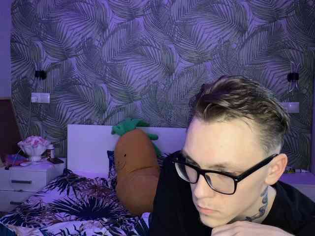 AlxAndNstya webcam