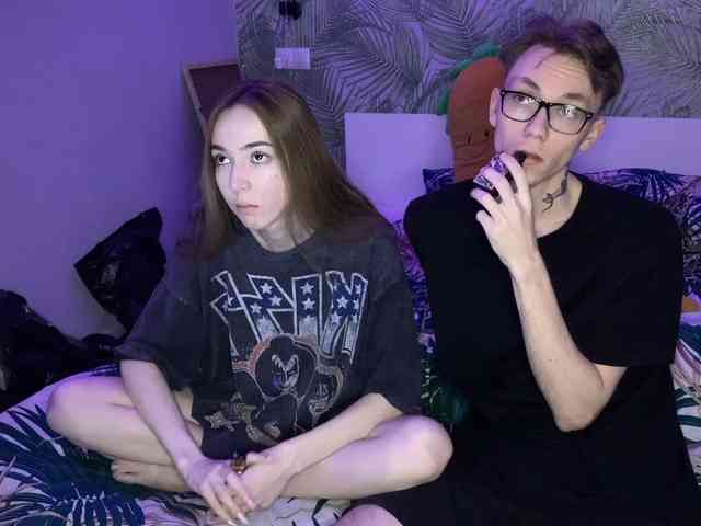 AlxAndNstya webcam