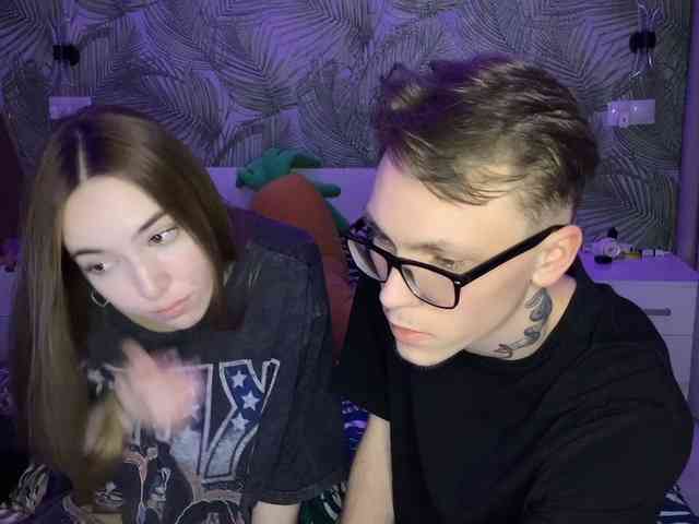 AlxAndNstya webcam
