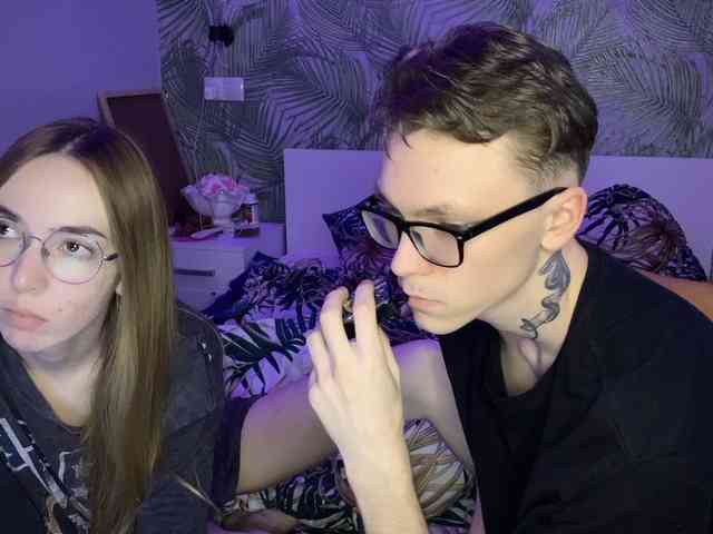 AlxAndNstya webcam