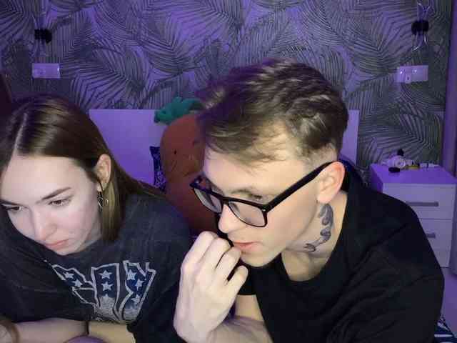 AlxAndNstya webcam