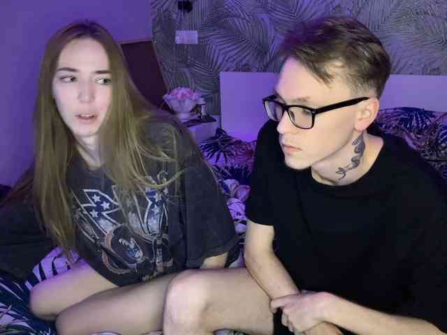 AlxAndNstya webcam