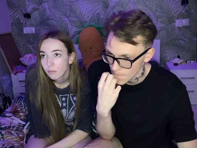 AlxAndNstya webcam