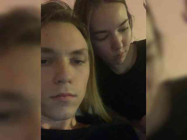 AlxAndNstya webcam