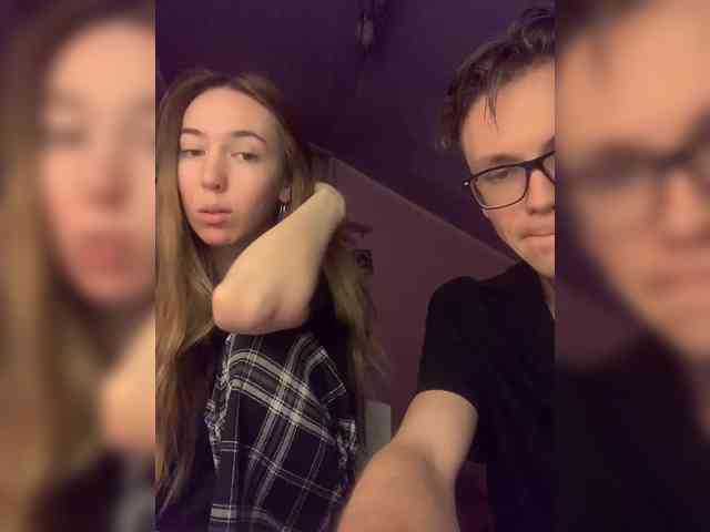 AlxAndNstya webcam