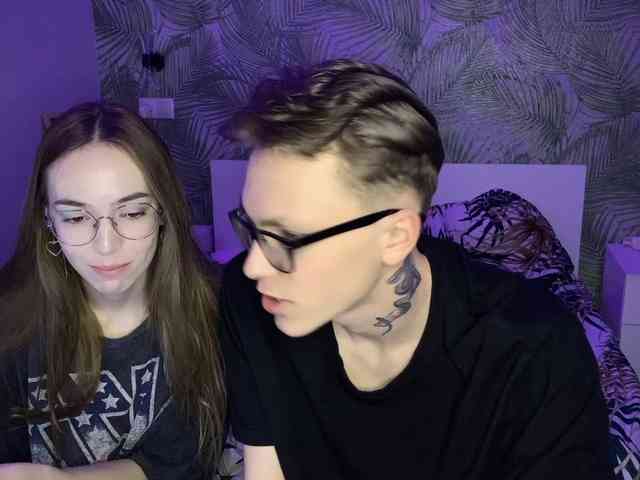 AlxAndNstya webcam