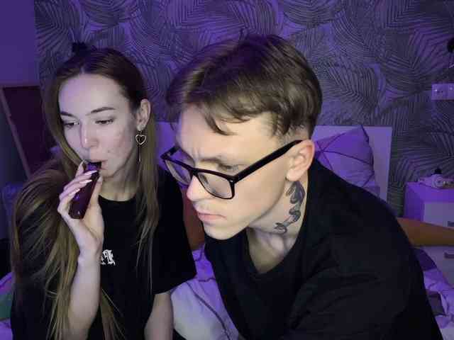 AlxAndNstya webcam