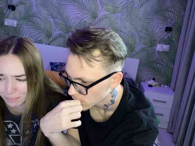 AlxAndNstya webcam