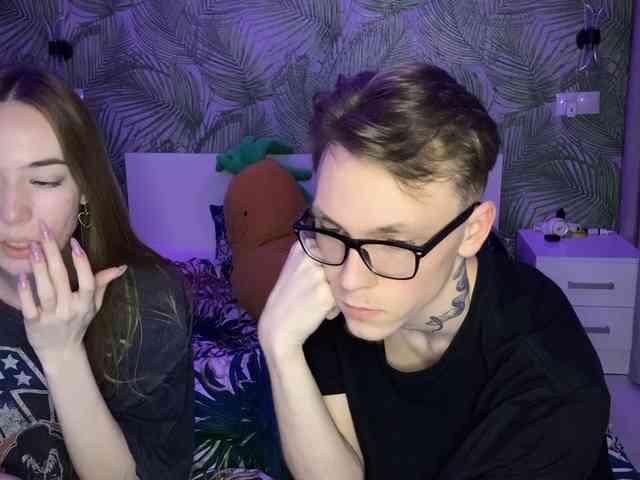 AlxAndNstya webcam