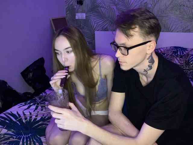 AlxAndNstya webcam