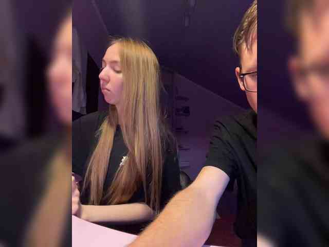 AlxAndNstya webcam