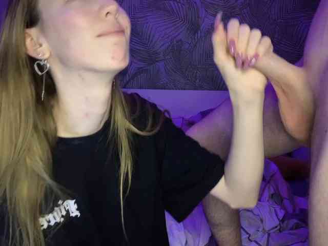 AlxAndNstya webcam