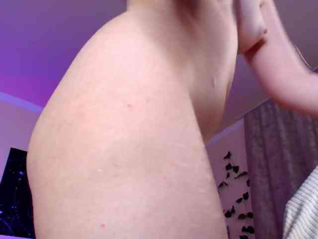 Emily-relish webcam
