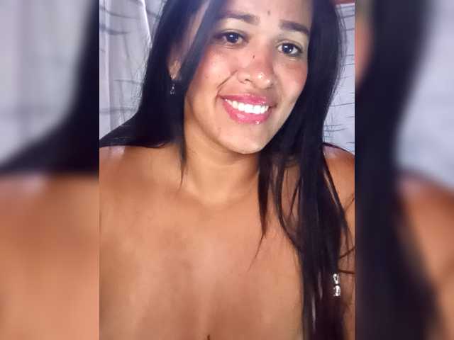 Letty33's BongaCams show and profile