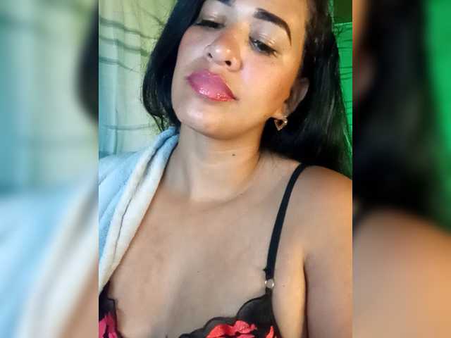 Letty33's BongaCams show and profile