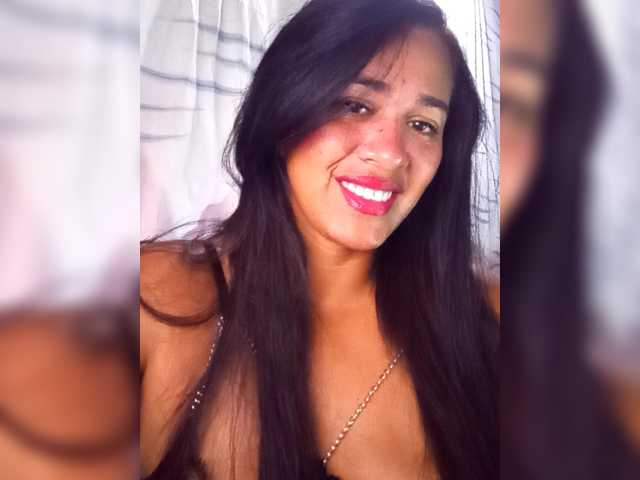 Letty33's BongaCams show and profile