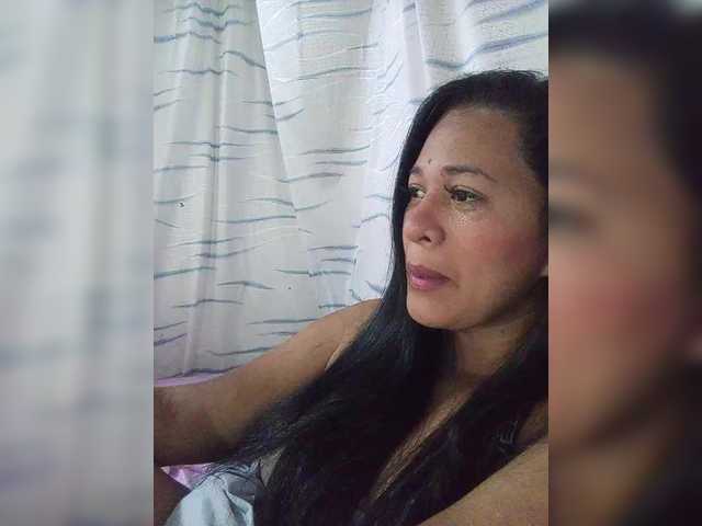 Letty33 webcam bongacams model stream image