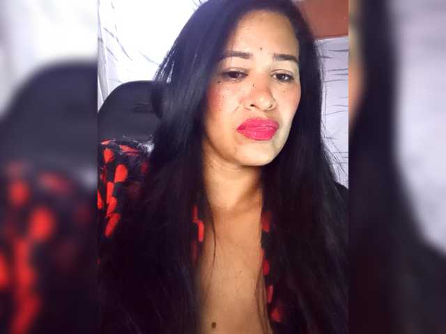 Letty33's BongaCams show and profile