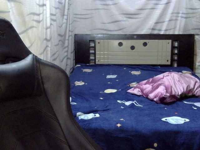 Letty33 from BongaCams