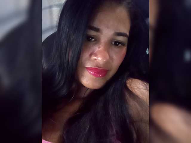 Letty33's BongaCams show and profile