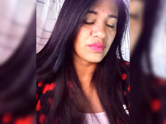 Letty33's BongaCams show and profile