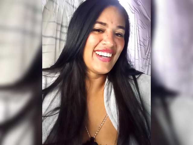 Letty33's BongaCams show and profile