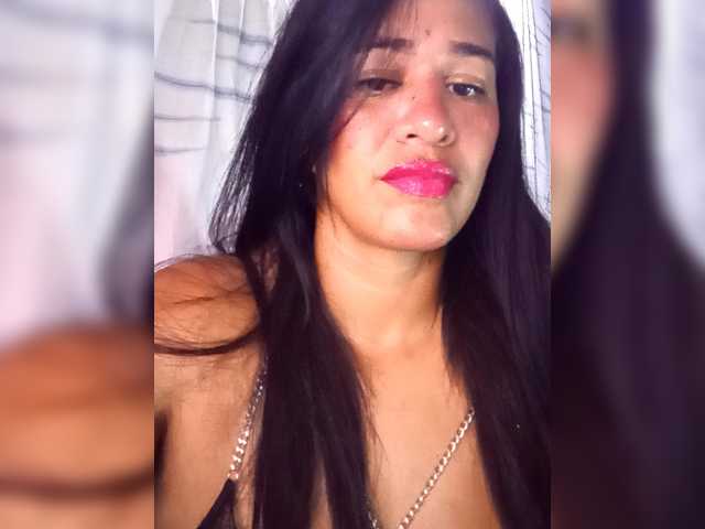 Letty33's BongaCams show and profile