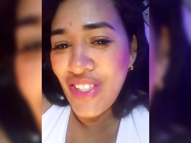 Letty33's BongaCams show and profile