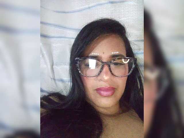 Letty33 webcam bongacams model stream image