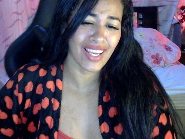 Letty33's BongaCams show and profile